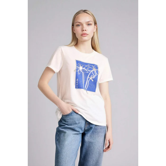 Defacto H1394AXER105 Ekru Regular Fıt Bisiklet Yaka Çiçekli Kısa Kollu Tişört