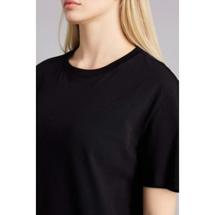 Defacto W9584AZBK81 Siyah Regular Fıt Bisiklet Yaka Basıc Düz Penye Kısa Kollu Tişört