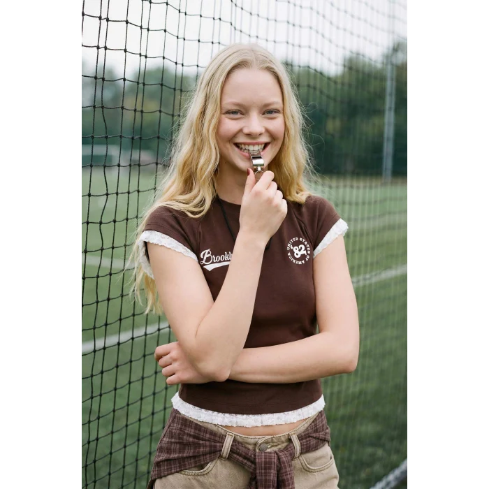 Defacto H1099AXBN539 Kahve Fıtted Baskılı Ribana Tişört