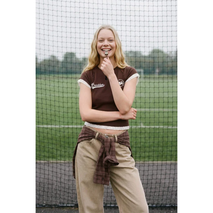 Defacto H1099AXBN539 Kahve Fıtted Baskılı Ribana Tişört