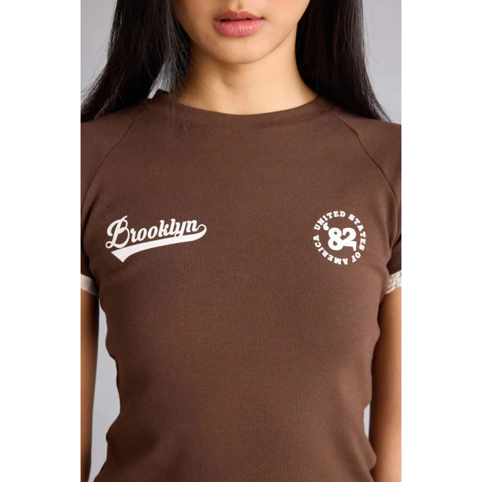 Defacto H1099AXBN539 Kahve Fıtted Baskılı Ribana Tişört