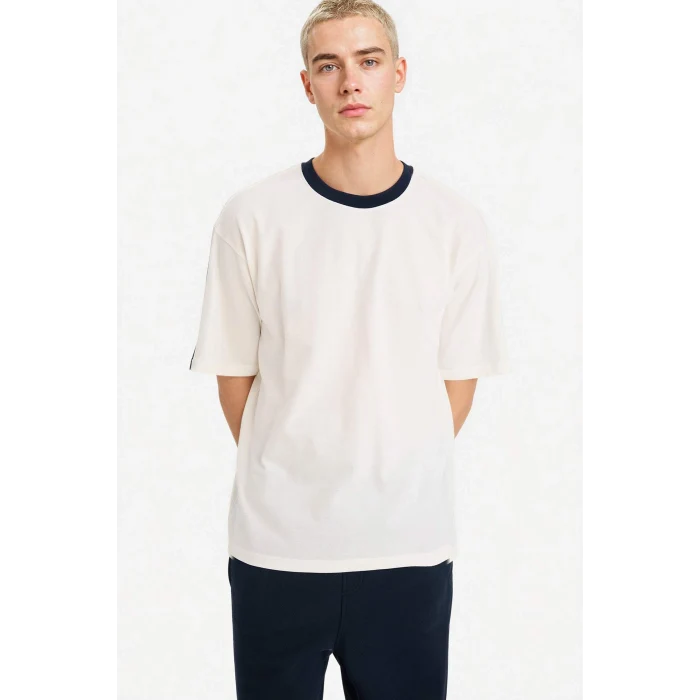 Defacto F8673AXER105 Ekru Boxy Fıt Bisiklet Yaka Pike Kısa Kollu Tişört