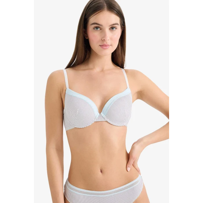 Defacto G2637AXWT16 Beyaz Dantel Detaylı Micro Kaplı Pedli Balensiz Tişört Bra