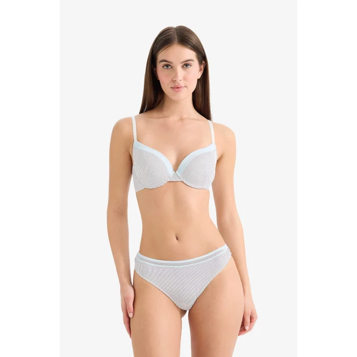 Defacto G2637AXWT16 Beyaz Dantel Detaylı Micro Kaplı Pedli Balensiz Tişört Bra