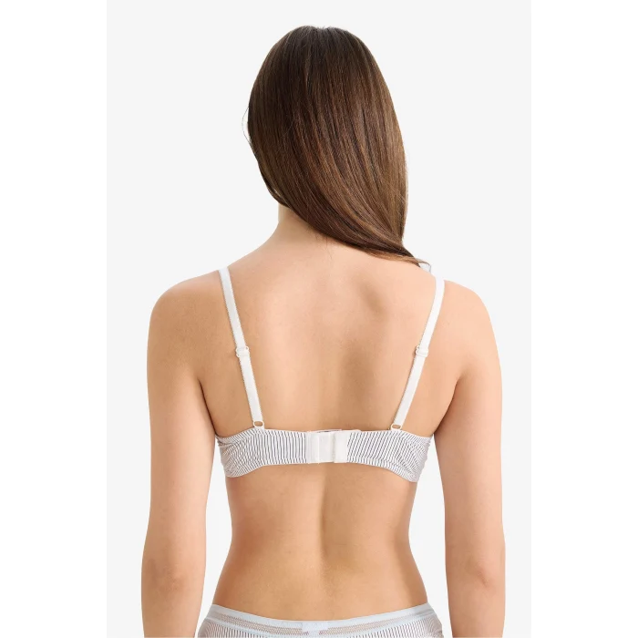 Defacto G2637AXWT16 Beyaz Dantel Detaylı Micro Kaplı Pedli Balensiz Tişört Bra