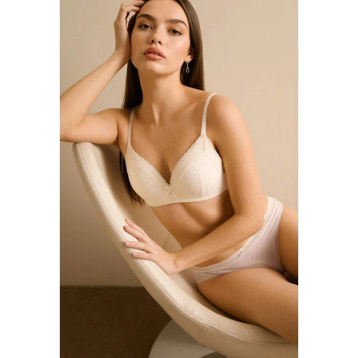 Defacto G2638AXWT16 Beyaz Dantel Detaylı Tül Kaplı Pedli Balenli Tişört Bra