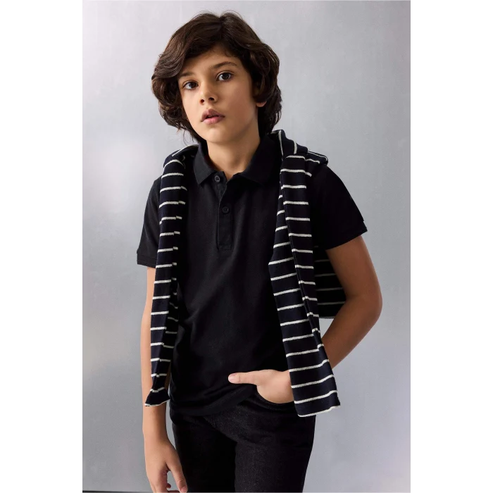 Defacto K1689A6BK81 Siyah Regular Fıt Polo Yaka Basıc Düz Pike Kısa Kollu Polo Tişört Erkek Çocuk