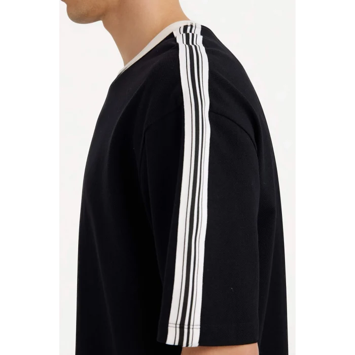 Defacto F8673AXBK81 Siyah Boxy Fıt Bisiklet Yaka Pike Kısa Kollu Tişört