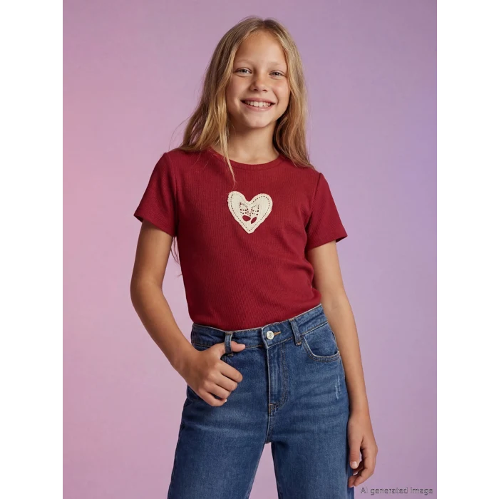 LCW Kids Bordo Bisiklet Yaka Kalp Nakışlı Kız Çocuk Tişört
