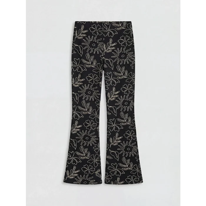 LCW Kids Siyah Çiçek Desenli İspanyol Paça Kız Çocuk Tayt