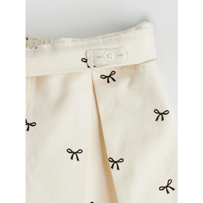 LCW Kids Ekru Beli Lastikli Kız Çocuk Şort Etek ve Külotlu Çorap