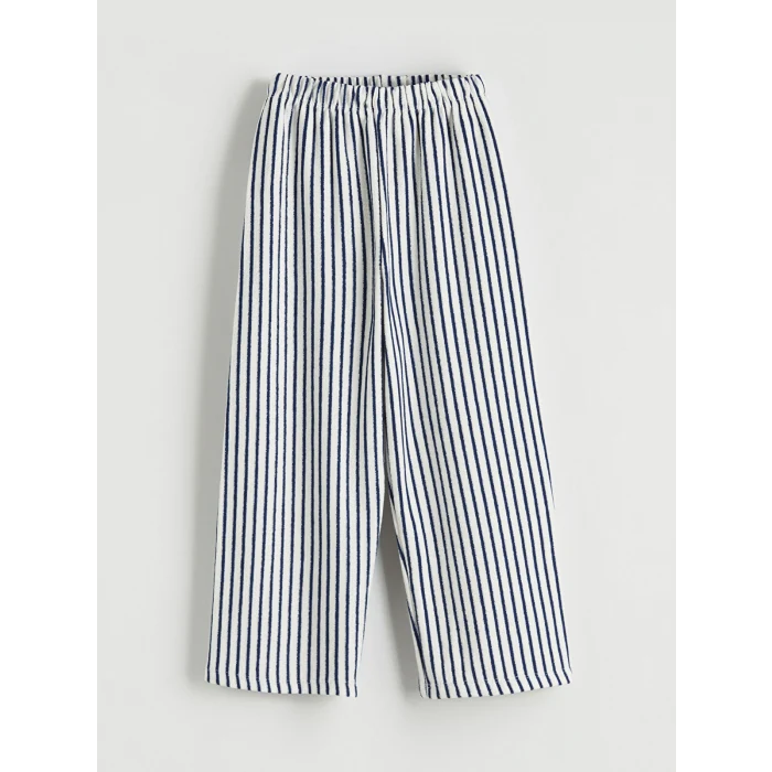 LCW Kids Ekru Kız Çocuk Baskılı Tişört ve Çizgili Pantolon