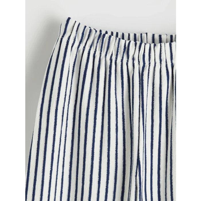 LCW Kids Ekru Kız Çocuk Baskılı Tişört ve Çizgili Pantolon