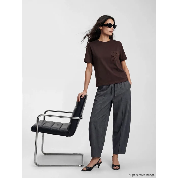 LCW Vision Kahverengi Bisiklet Yaka Nakışlı Kadın Tişört