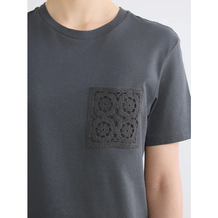 LCW Vision Antrasit Bisiklet Yaka Nakışlı Kadın Tişört