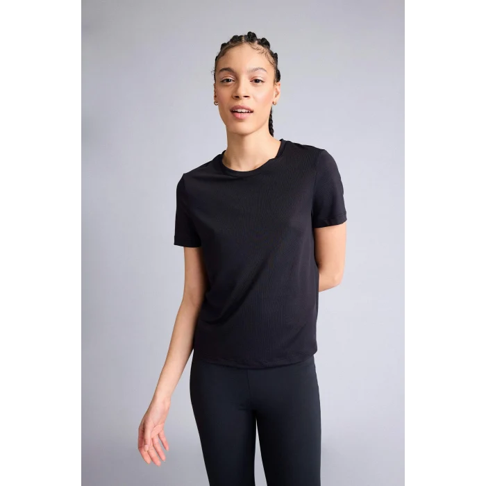 Defacto D2296AXBK81 Siyah Standart Fıt Bisiklet Yaka Sporcu Kısa Kollu Tişört