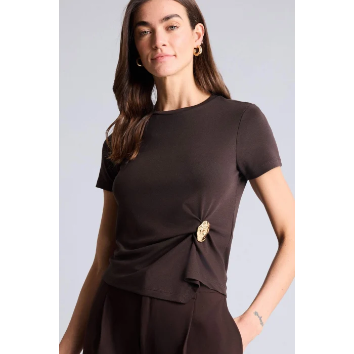 Defacto G9551AXBN267 Kahve Slım Fıt Aksesuar Detaylı Ribana Tişört