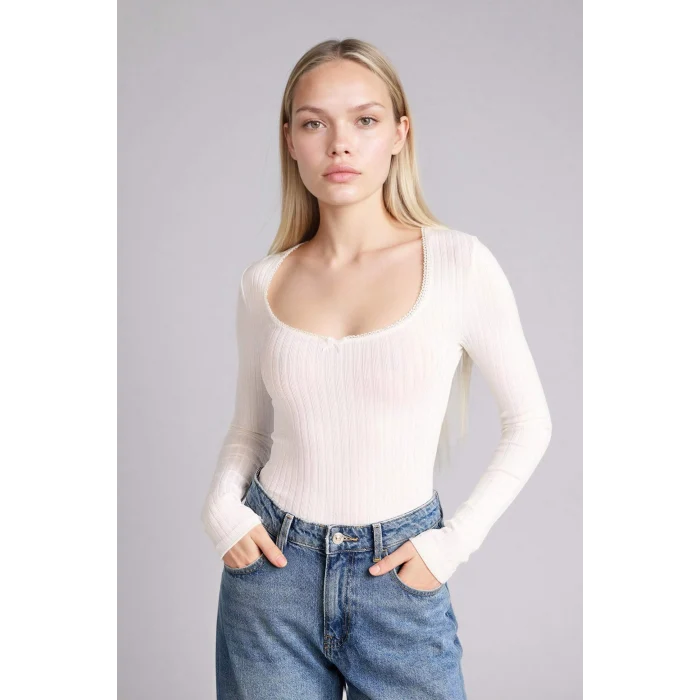 Defacto G9722AXWT32 Beyaz Fıtted U Yaka Uzun Kollu Tişört