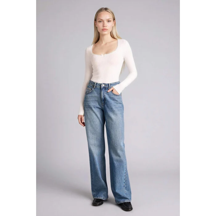 Defacto G9722AXWT32 Beyaz Fıtted U Yaka Uzun Kollu Tişört