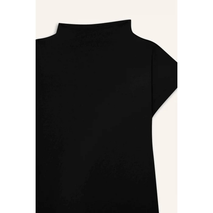 Defacto G9197AXBK81 Siyah Slım Fıt Yarım Balıkçı Yaka Tişört