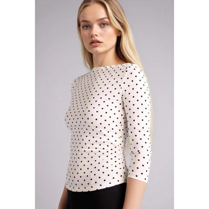 Defacto G9707AXWT32 Beyaz Puantiyeli Fıtted Kayık Yaka Bluz