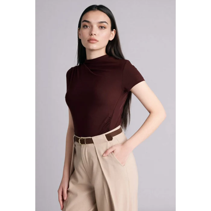 Defacto E7016AXBN267 Kahve Slım Fıt Kayık Yaka Tişört