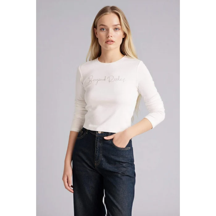 Defacto H0169AXWT32 Beyaz Fıtted Bisiklet Yaka Nakış Baskı Baskılı Ribana Uzun Kollu Tişört