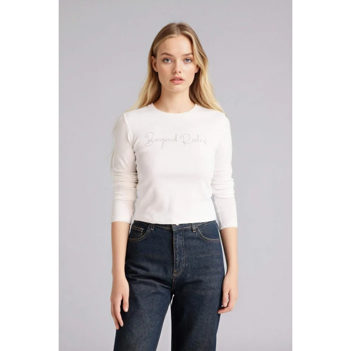 Defacto H0169AXWT32 Beyaz Fıtted Bisiklet Yaka Nakış Baskı Baskılı Ribana Uzun Kollu Tişört