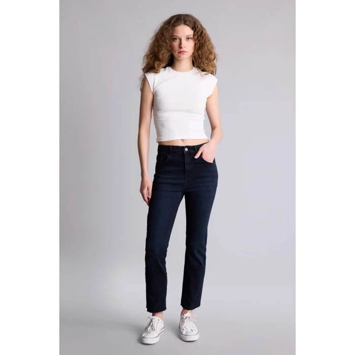Defacto G2217AXNM40 Siyah Crop Flare Fıt Yüksek Bel Bilek Boy Jean Yıkamalı Pantolon