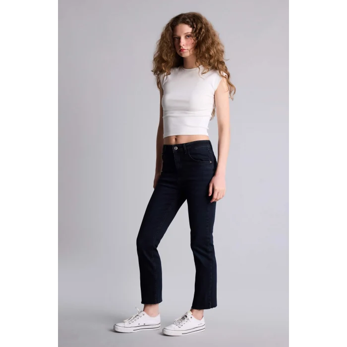 Defacto G2217AXNM40 Siyah Crop Flare Fıt Yüksek Bel Bilek Boy Jean Yıkamalı Pantolon