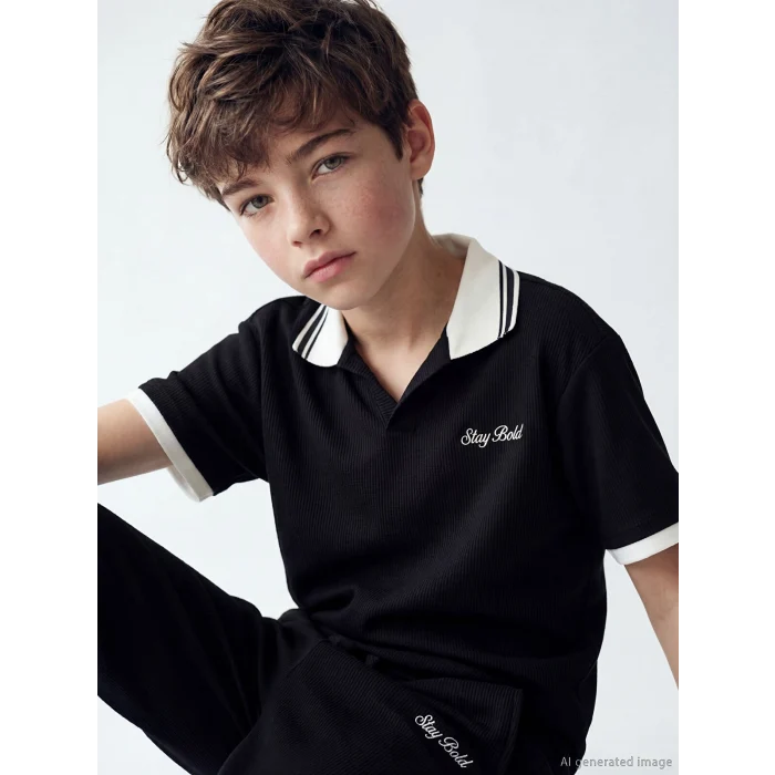 LCW Kids Siyah Polo Yaka Nakışlı Erkek Çocuk Tişört