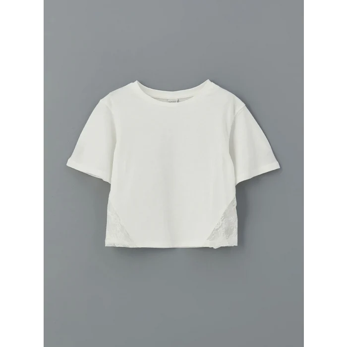 LCW Kids Ekru Bisiklet Yaka Dantel Detaylı Kız Çocuk Tişört