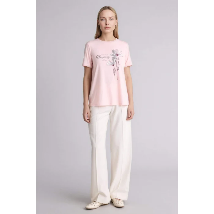 Defacto H1461AXPN127 Pembe Relax Fıt Bisiklet Yaka Çiçekli Kısa Kollu Tişört