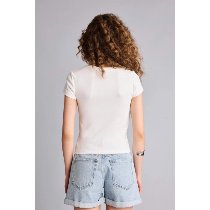 Defacto G8993AXWT32 Beyaz Fıtted Bisiklet Yaka Baskılı Ribana Kısa Kollu Tişört