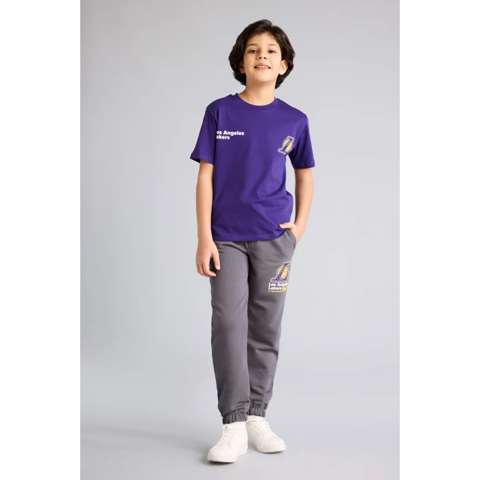 Defacto G7613A8PR299 Mor NBA Los Angeles Lakers New Regular Fıt Bisiklet Yaka Kısa Kollu Tişört Erkek Çocuk