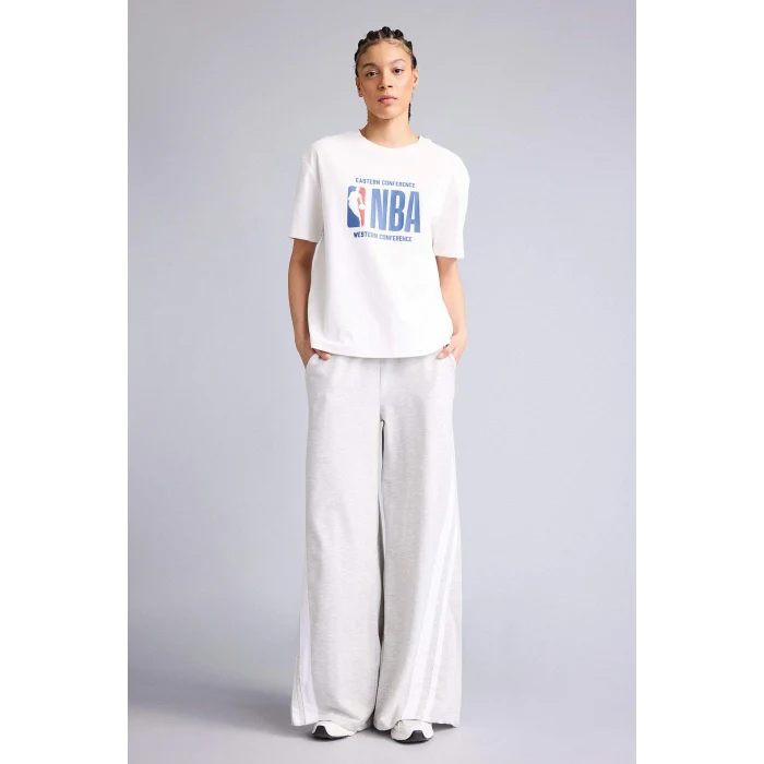 Defacto G0714AXER105 Ekru NBA Wordmark Relax Fıt Kısa Kollu Tişört