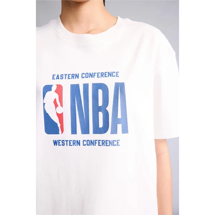 Defacto G0714AXER105 Ekru NBA Wordmark Relax Fıt Kısa Kollu Tişört