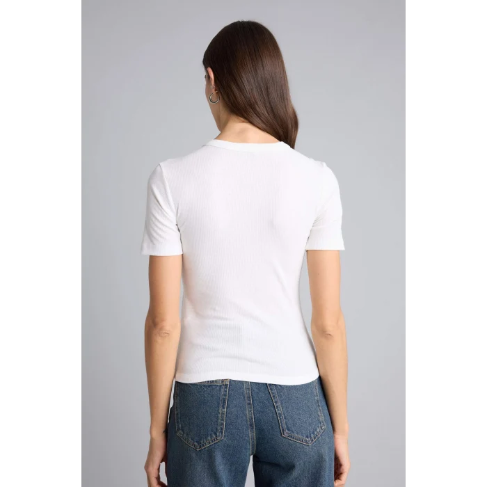 Defacto H2357AXER105 Ekru Slım Fıt Nakışlı Fitilli Kaşkorse Tişört