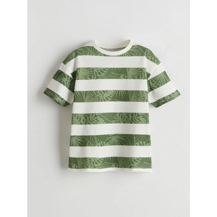 LCW Kids Yeşil Bisiklet Yaka Çizgili Penye Erkek Çocuk Tişört