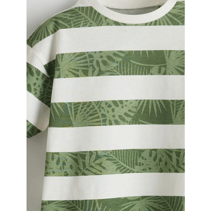 LCW Kids Yeşil Bisiklet Yaka Çizgili Penye Erkek Çocuk Tişört