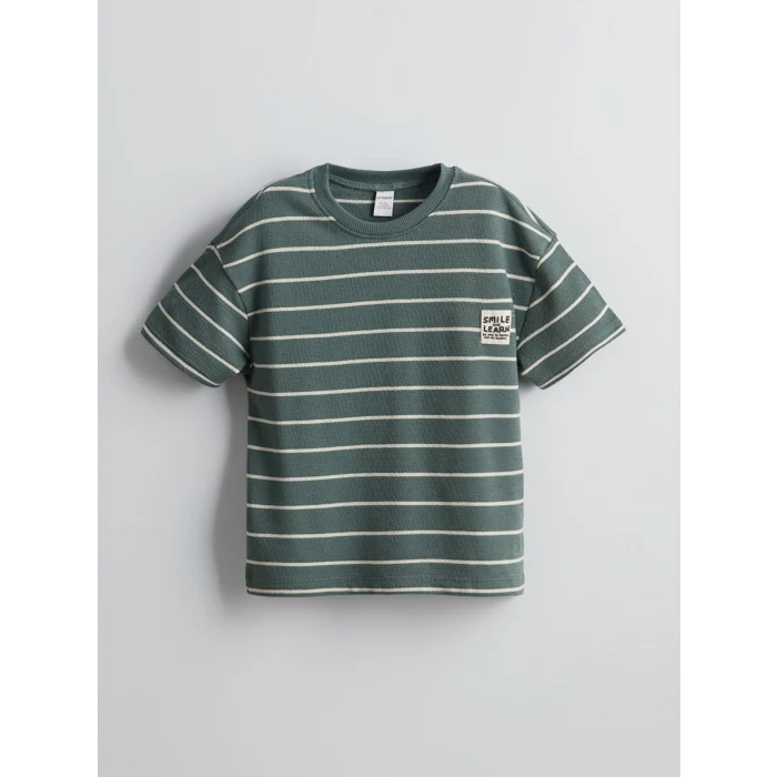 LCW Kids Yeşil Bisiklet Yaka Çizgili Erkek Çocuk Tişört