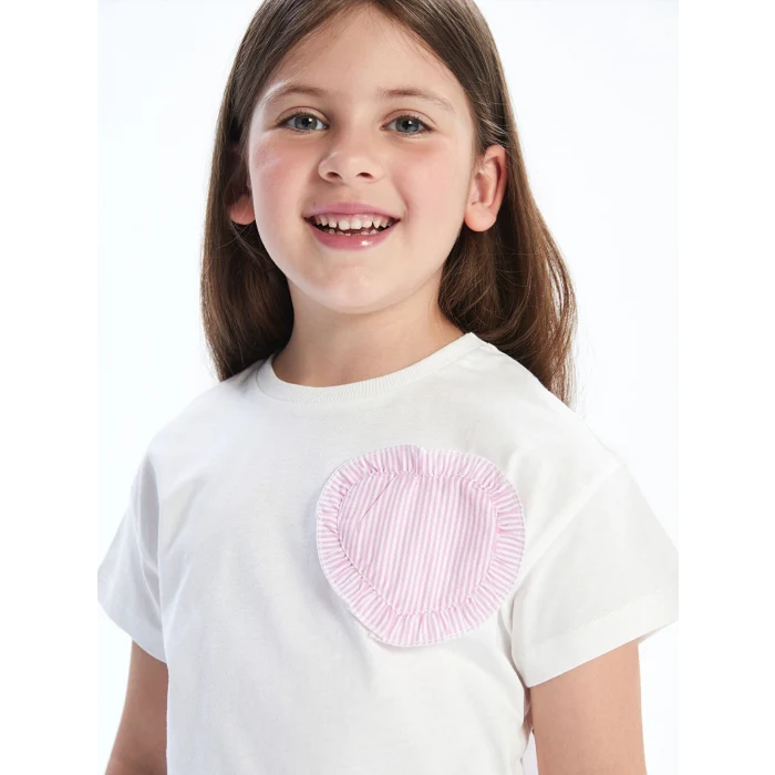 LCW Kids Ekru Bisiklet Yaka Kalpli Desenli Kız Çocuk Tişört