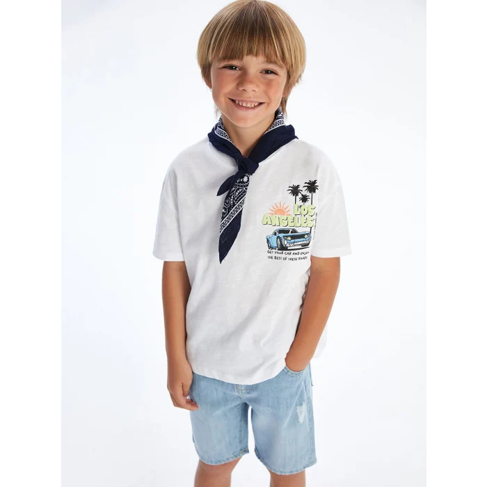 LCW Kids Beyaz Bisiklet Yaka Baskılı Erkek Çocuk Tişört