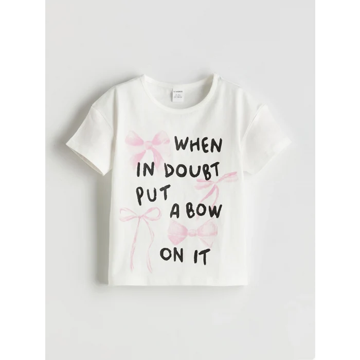 LCW Kids Ekru Kurdele Detaylı Penye Kız Çocuk Tişört