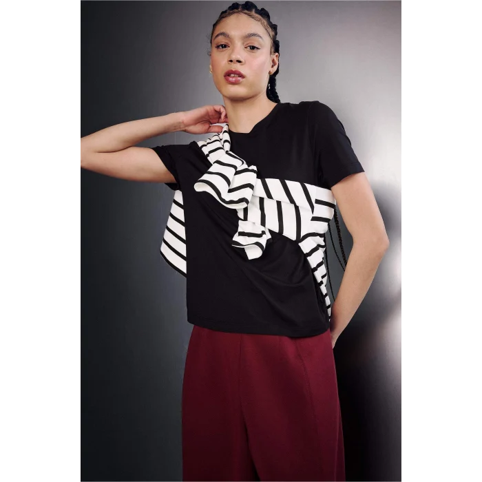 Defacto D2296AXBK81 Siyah Standart Fıt Bisiklet Yaka Sporcu Kısa Kollu Tişört