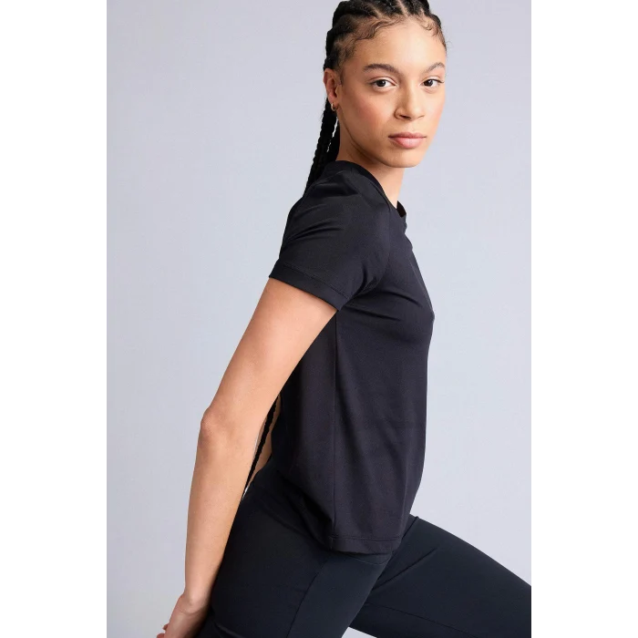 Defacto D2296AXBK81 Siyah Standart Fıt Bisiklet Yaka Sporcu Kısa Kollu Tişört