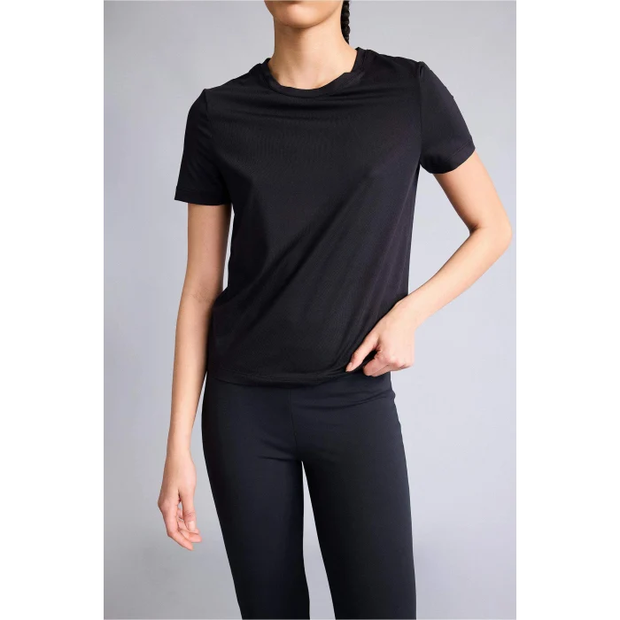 Defacto D2296AXBK81 Siyah Standart Fıt Bisiklet Yaka Sporcu Kısa Kollu Tişört