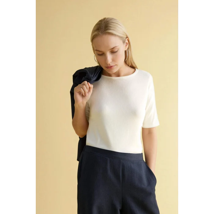 Defacto G9270AXER105 Ekru Regular Fıt Kayık Yaka Ribana Tişört