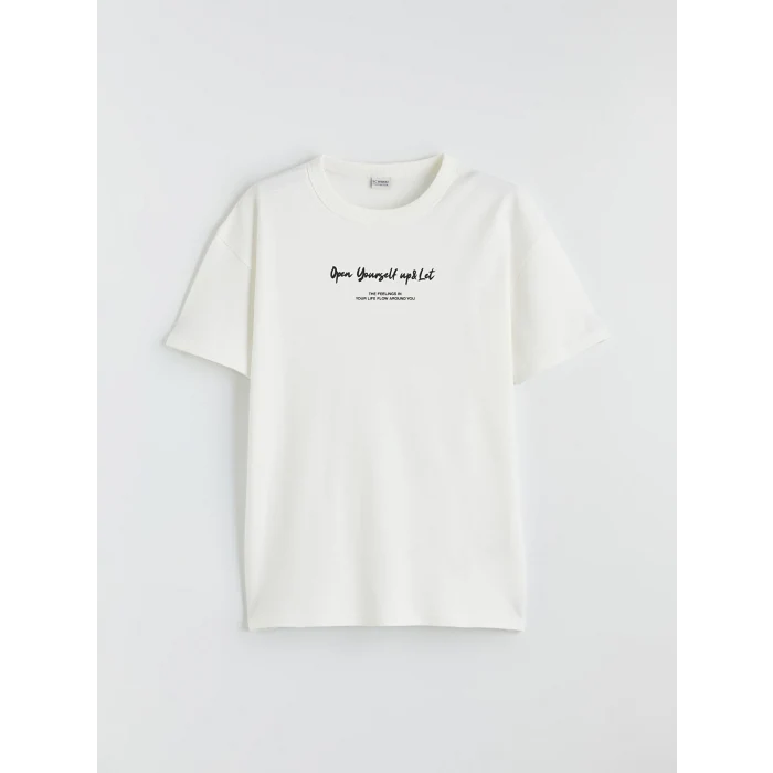 LCW Kids Ekru Yazı Baskılı Erkek Çocuk Tişört