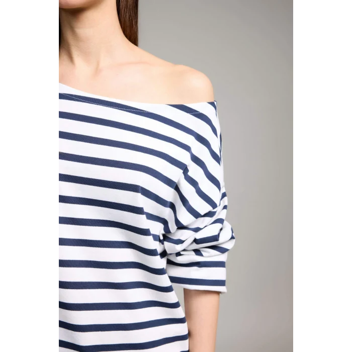 Defacto G7861AXNV135 Lacivert %100 Pamuk Relax Fıt Kayık Yaka Premium Tişört